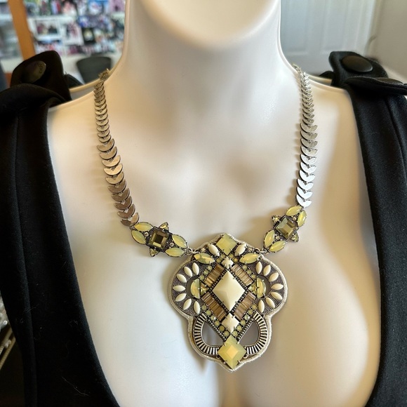 Huge STELLA & DOT collection retails for over $5,000 like new pieces - Picture 11 of 17